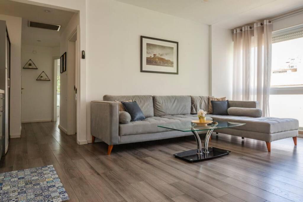Big Apartment Next To Gordon Beach Plus Free Parking Tel-Aviv Extérieur photo