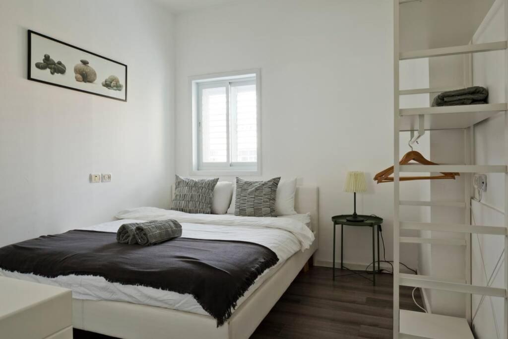Big Apartment Next To Gordon Beach Plus Free Parking Tel-Aviv Extérieur photo