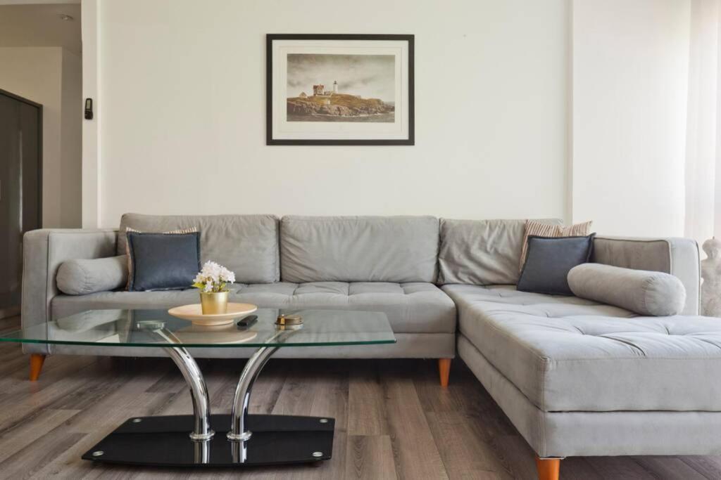 Big Apartment Next To Gordon Beach Plus Free Parking Tel-Aviv Extérieur photo