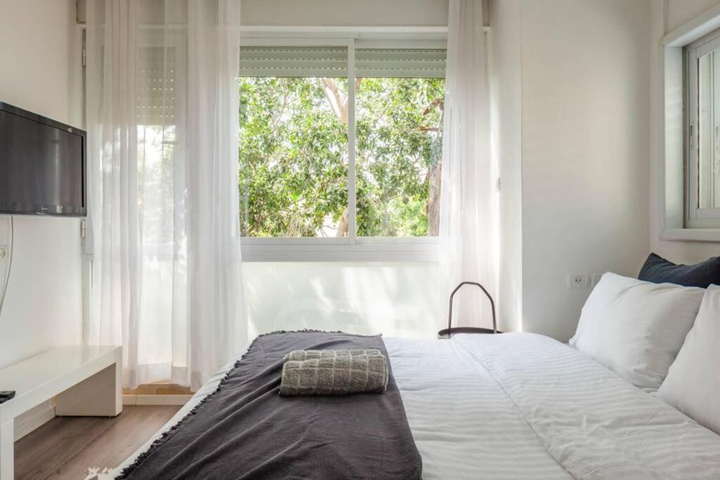 Big Apartment Next To Gordon Beach Plus Free Parking Tel-Aviv Extérieur photo