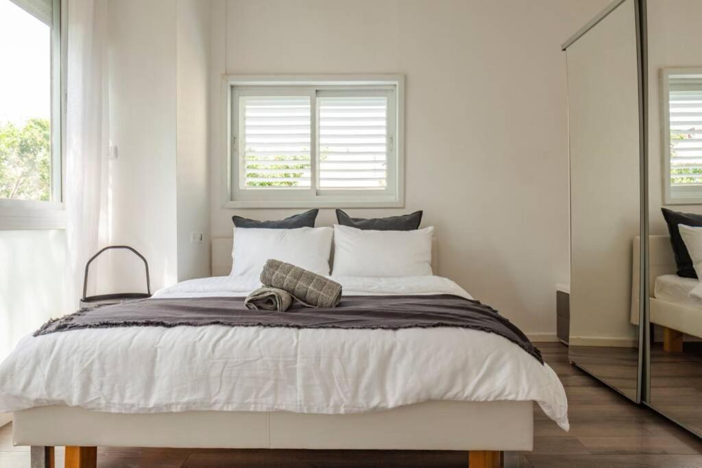 Big Apartment Next To Gordon Beach Plus Free Parking Tel-Aviv Extérieur photo