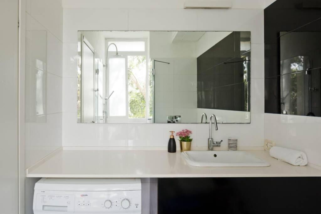 Big Apartment Next To Gordon Beach Plus Free Parking Tel-Aviv Extérieur photo