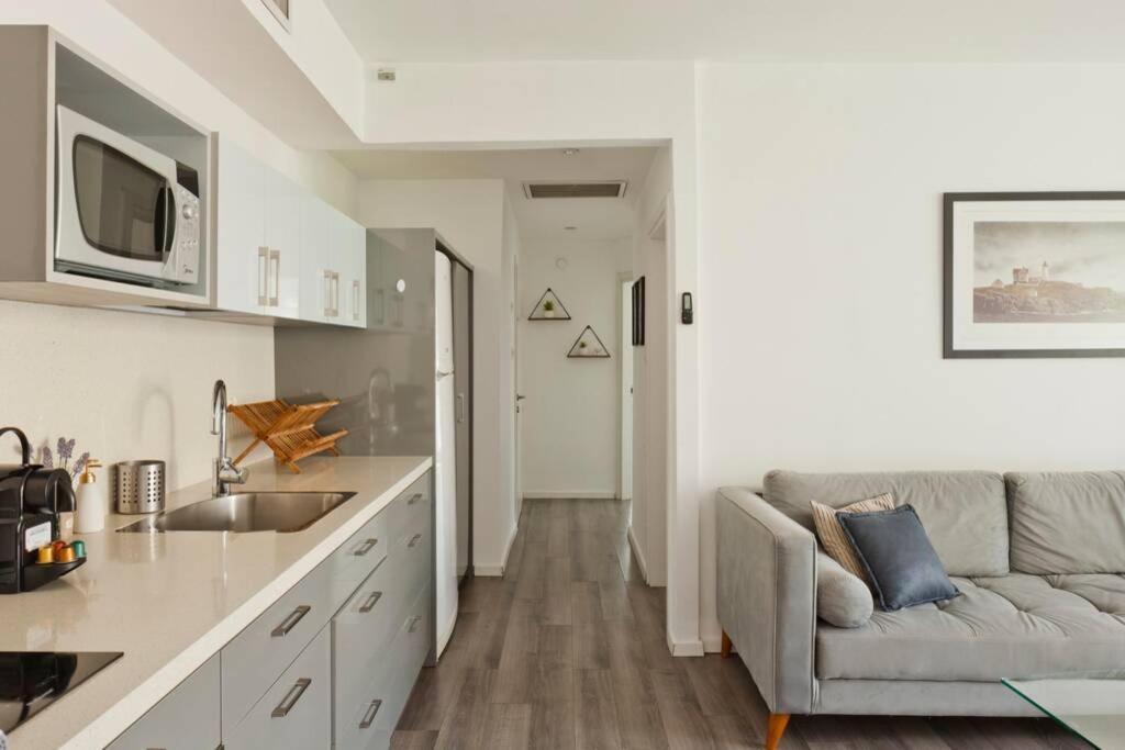 Big Apartment Next To Gordon Beach Plus Free Parking Tel-Aviv Extérieur photo