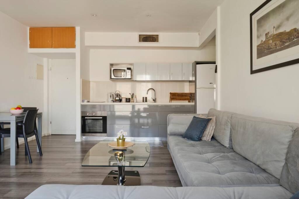 Big Apartment Next To Gordon Beach Plus Free Parking Tel-Aviv Extérieur photo